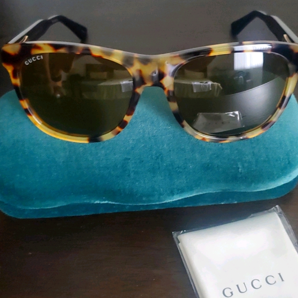 New! Gucci Havana Tortoise Sunglasses